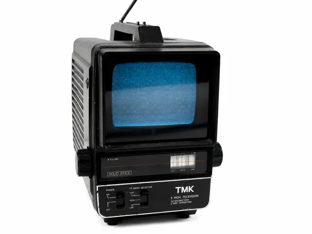 TMK 5'' TV mini CRT bianco e nero funzionante