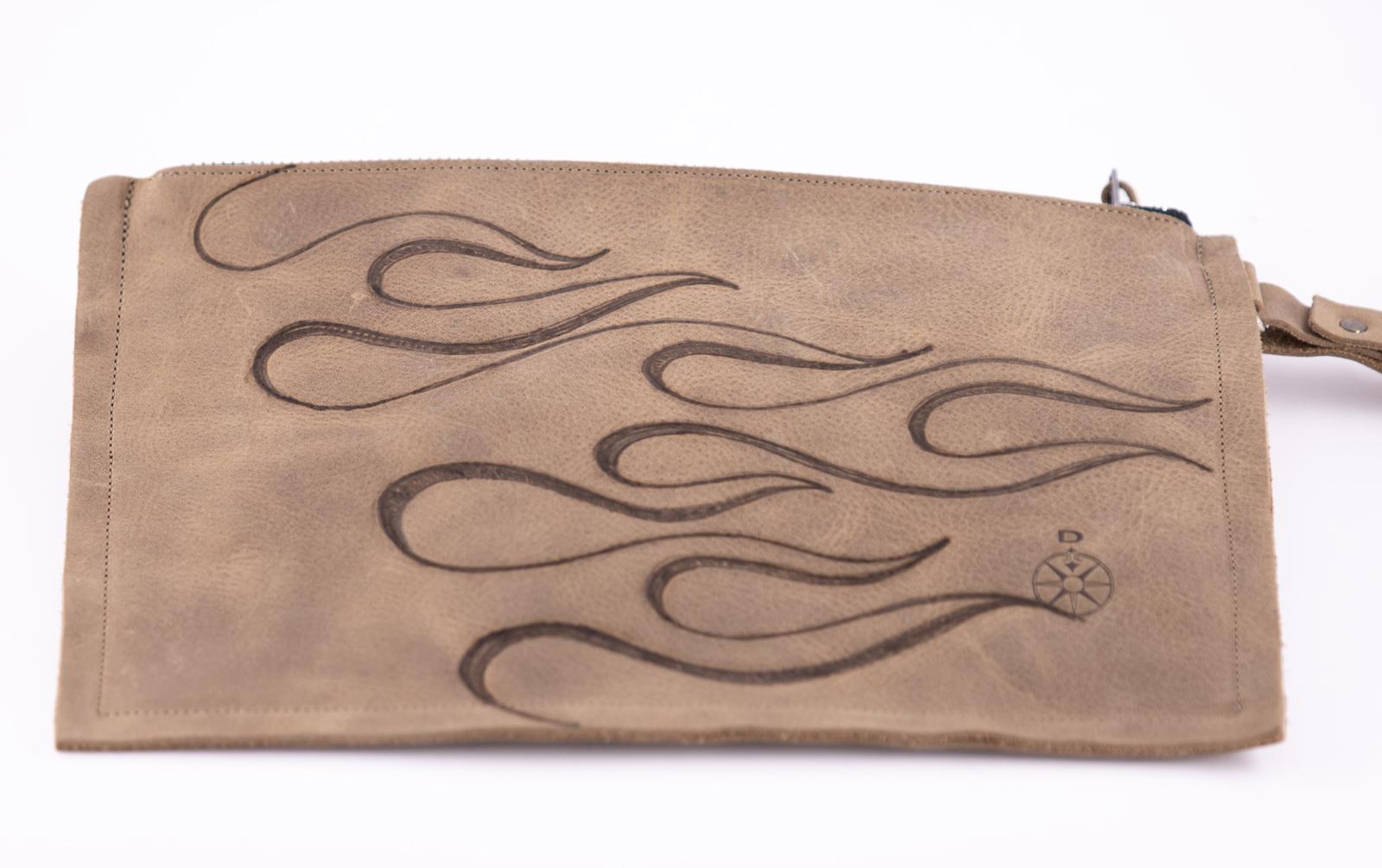 AC Longboards Uzuri Pochette Flames Pelle Cera Tracolla