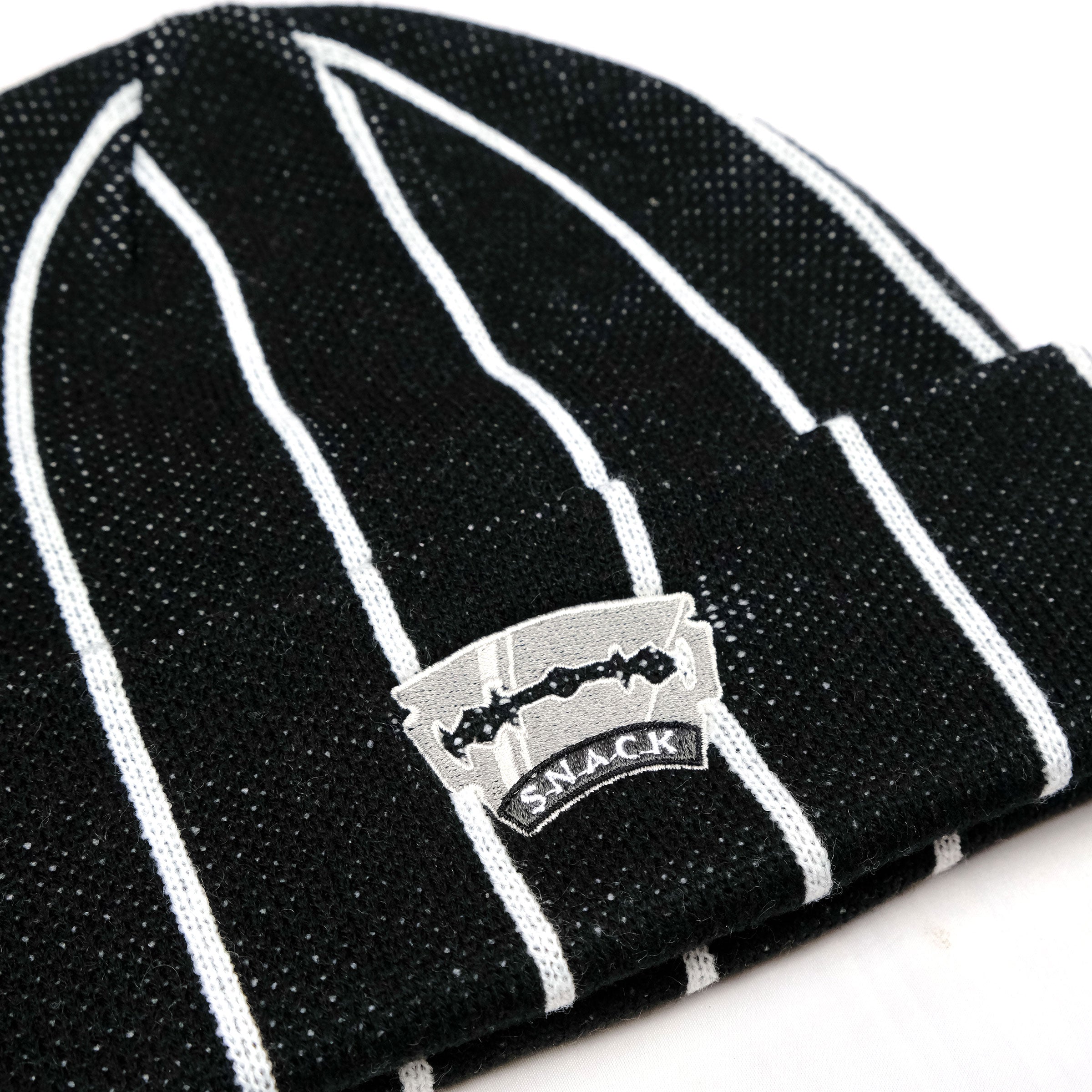 Snack Razor Sharp beanie fantasia logo ricamato