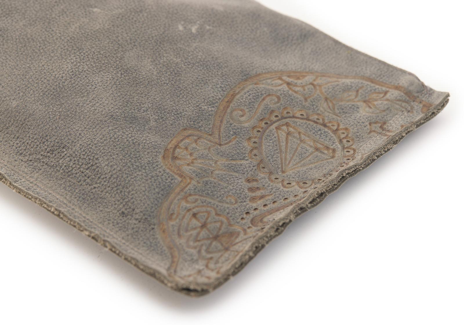 AC Longboards Uzuri Pochette Calavera pelle grigia
