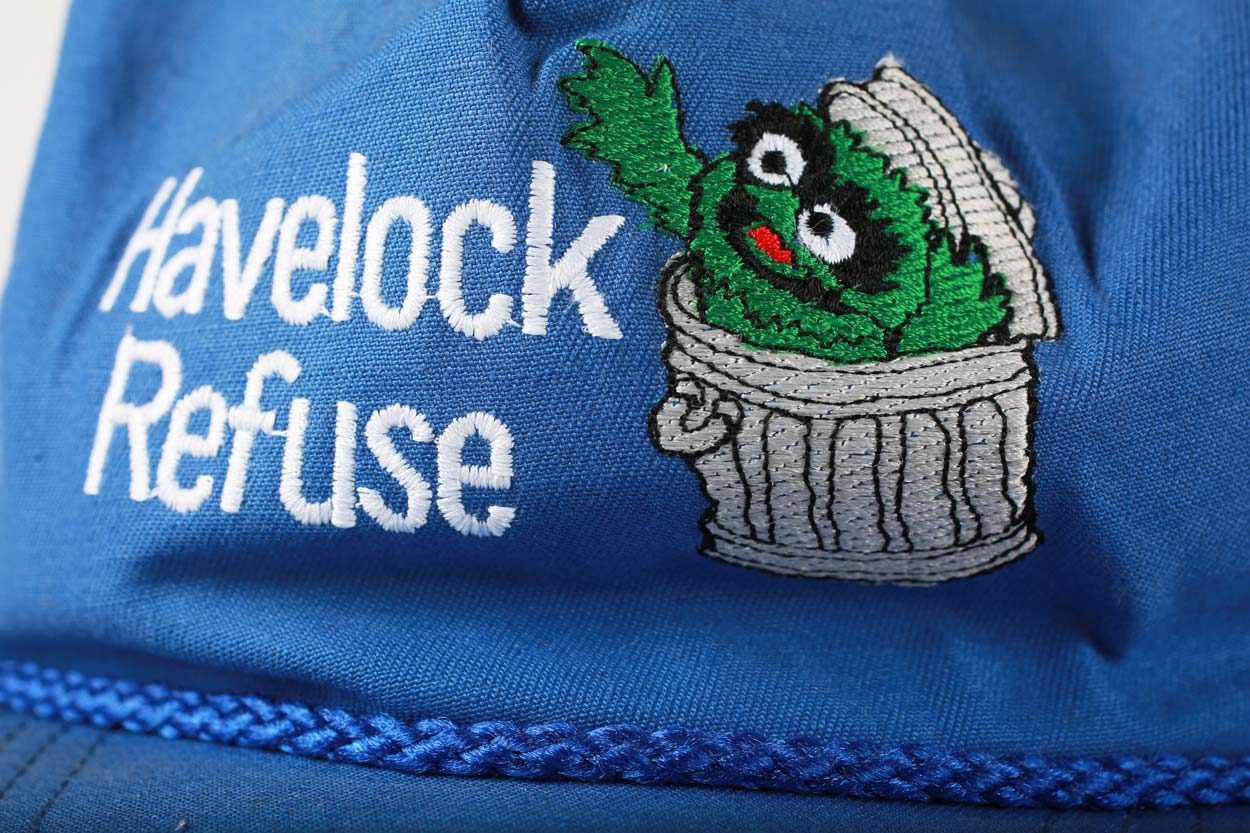 Theories of Atlantis Oscar the Grouch cappello trucker blu mesh