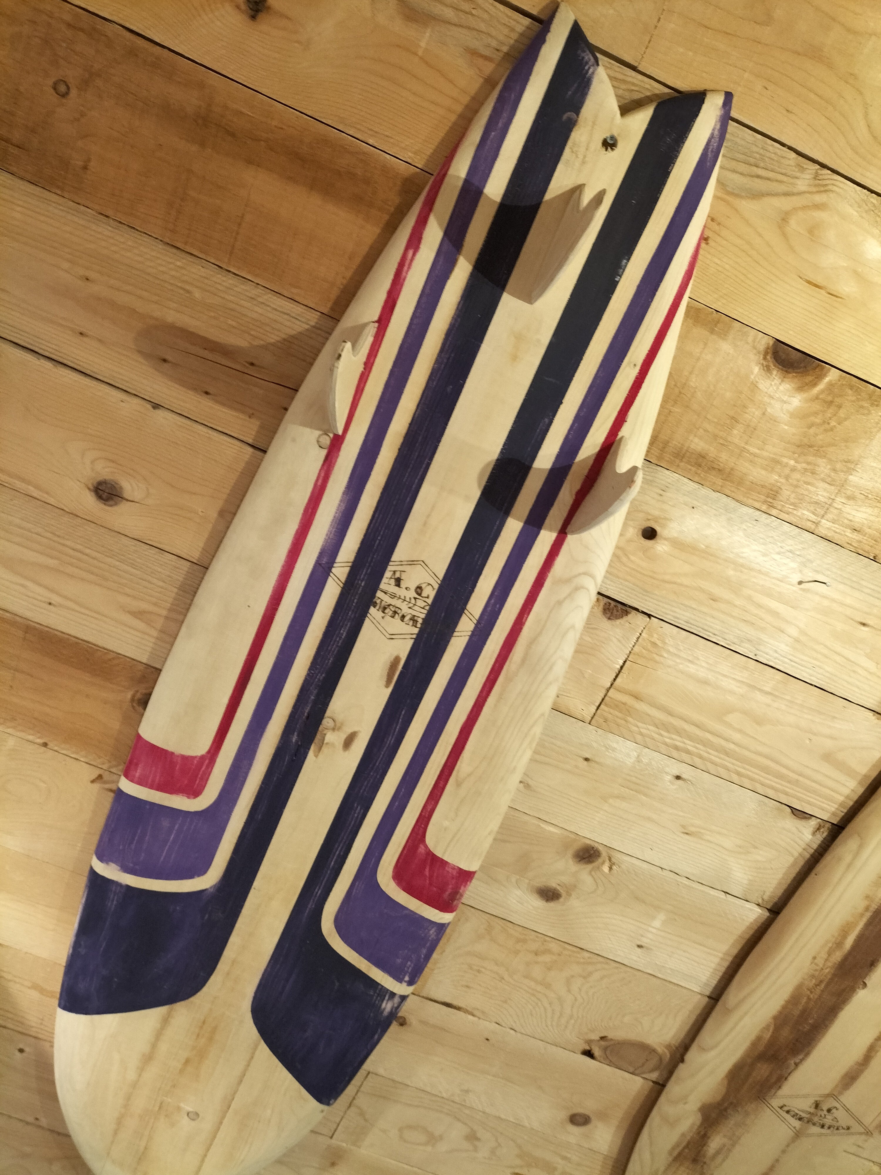 AC Longboards Purple Lines appendiabiti surf 6' legno