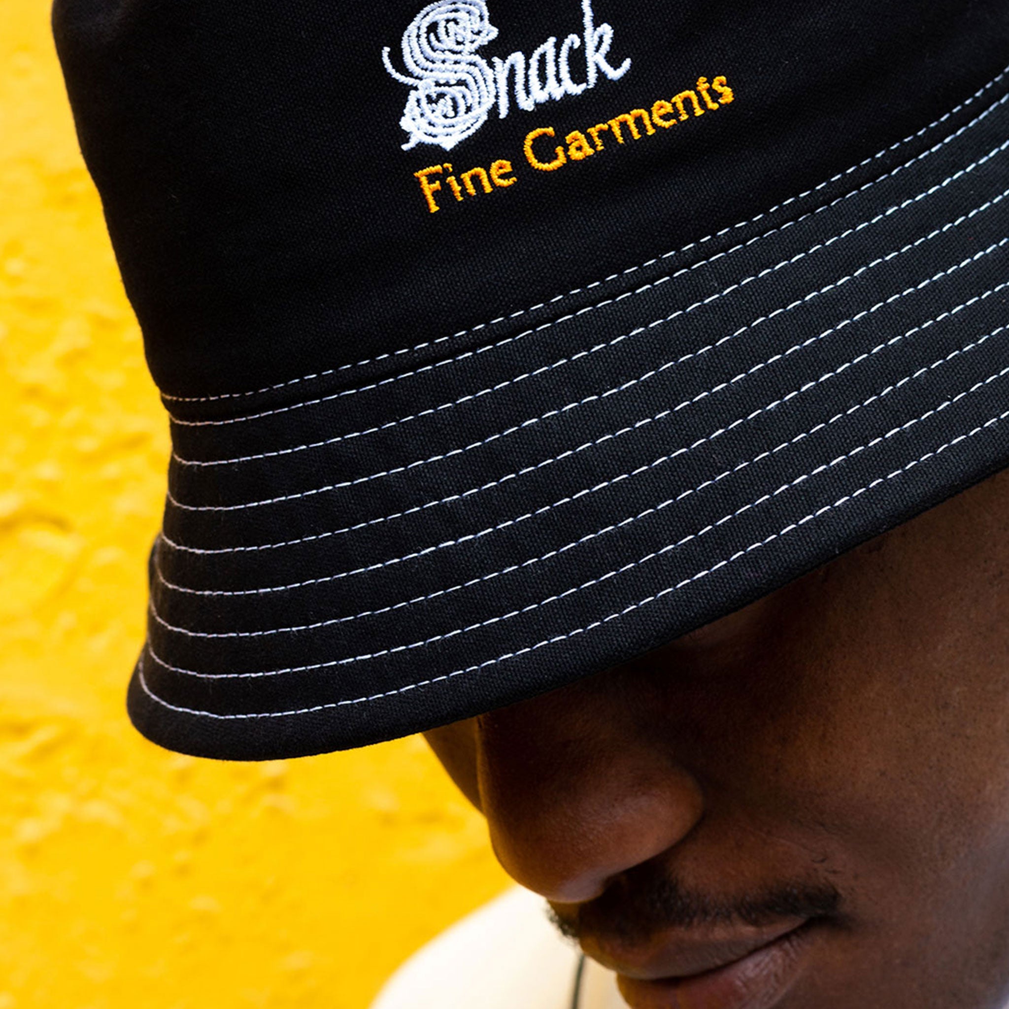 Snack Fine Garments bucket hat ricamato