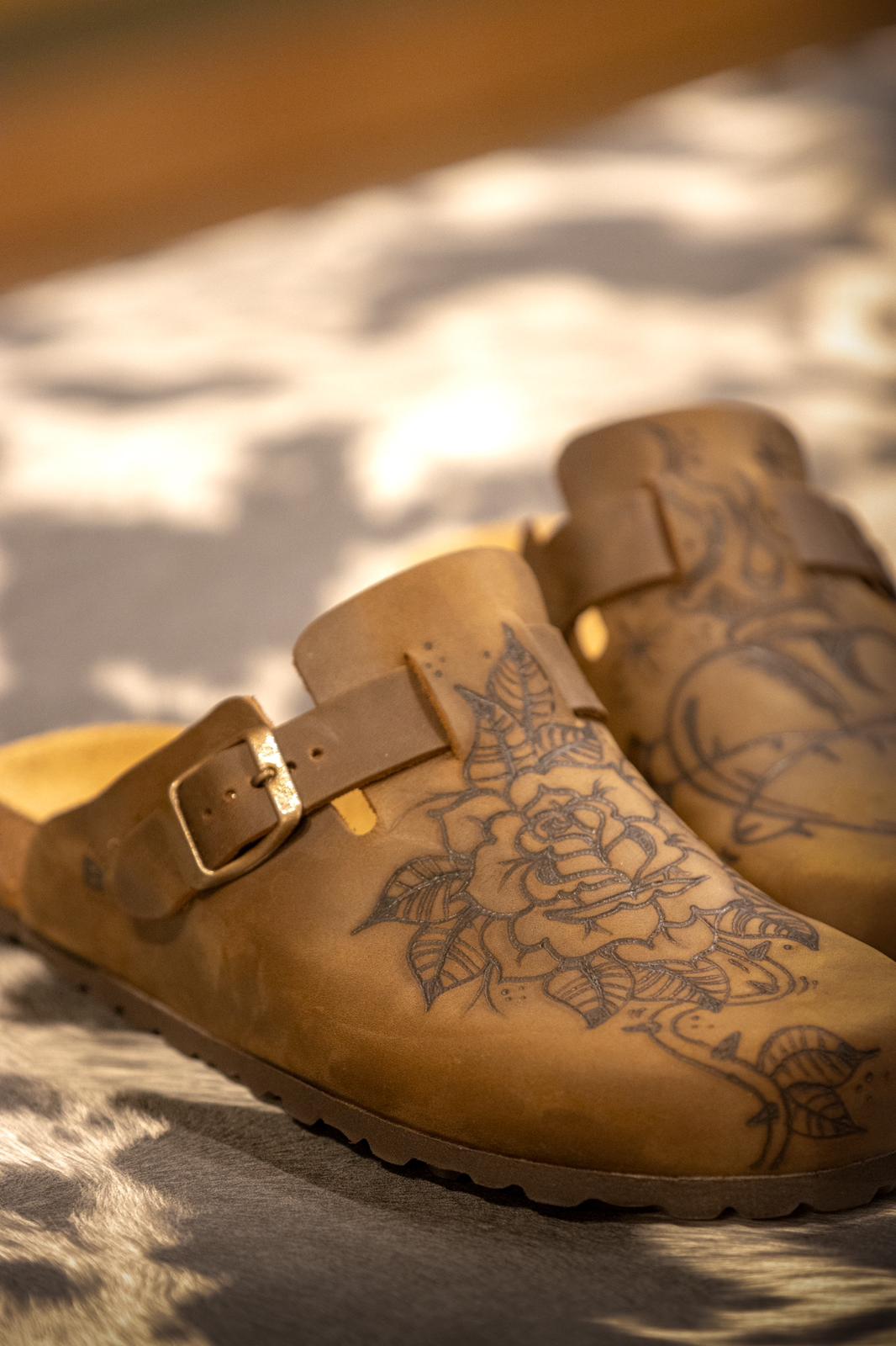 AC Longboards Sacro Cuore sabot pelle tattoo