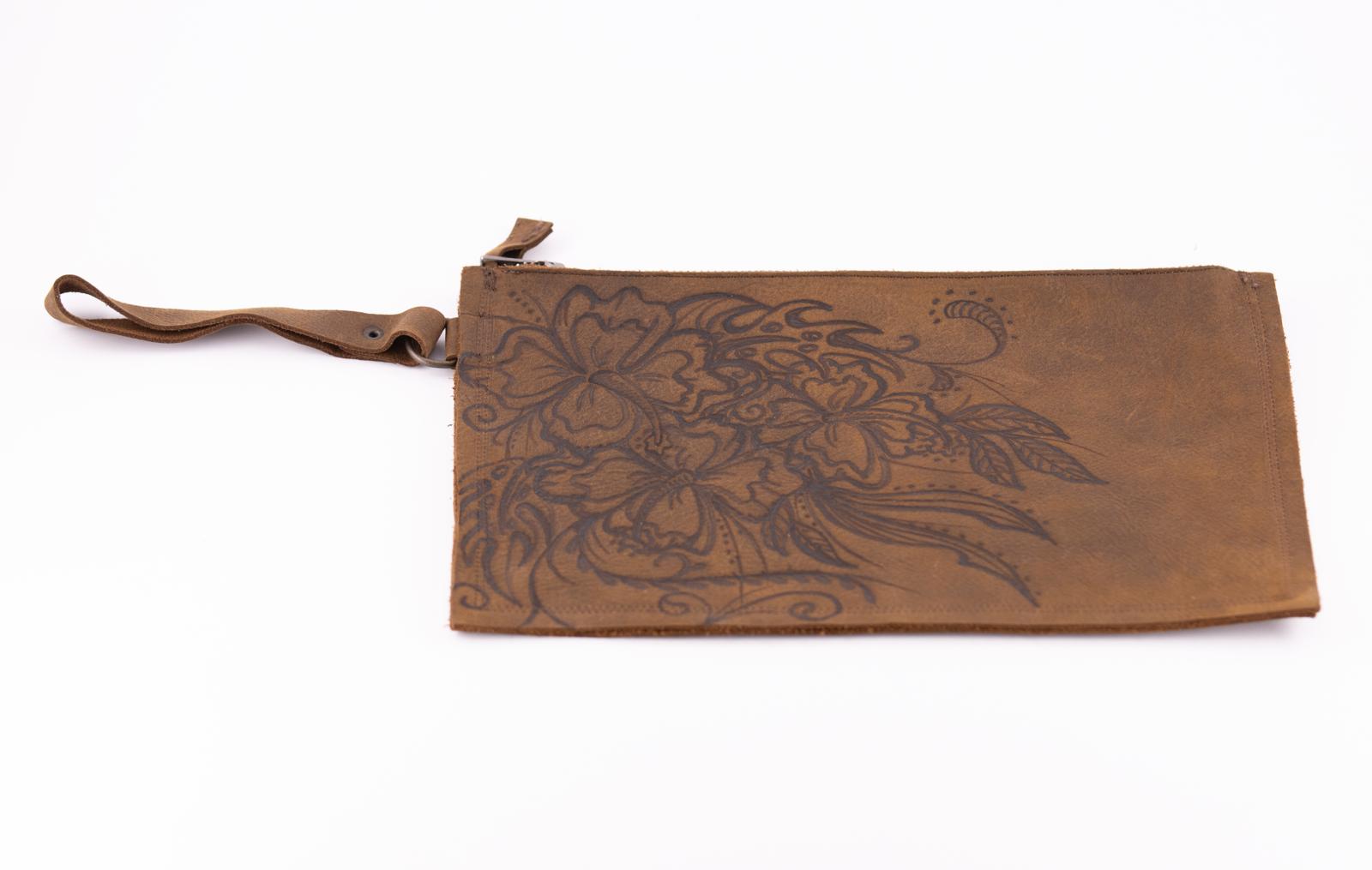 AC Longboards Uzuri Ibiscus pochette pelle marrone