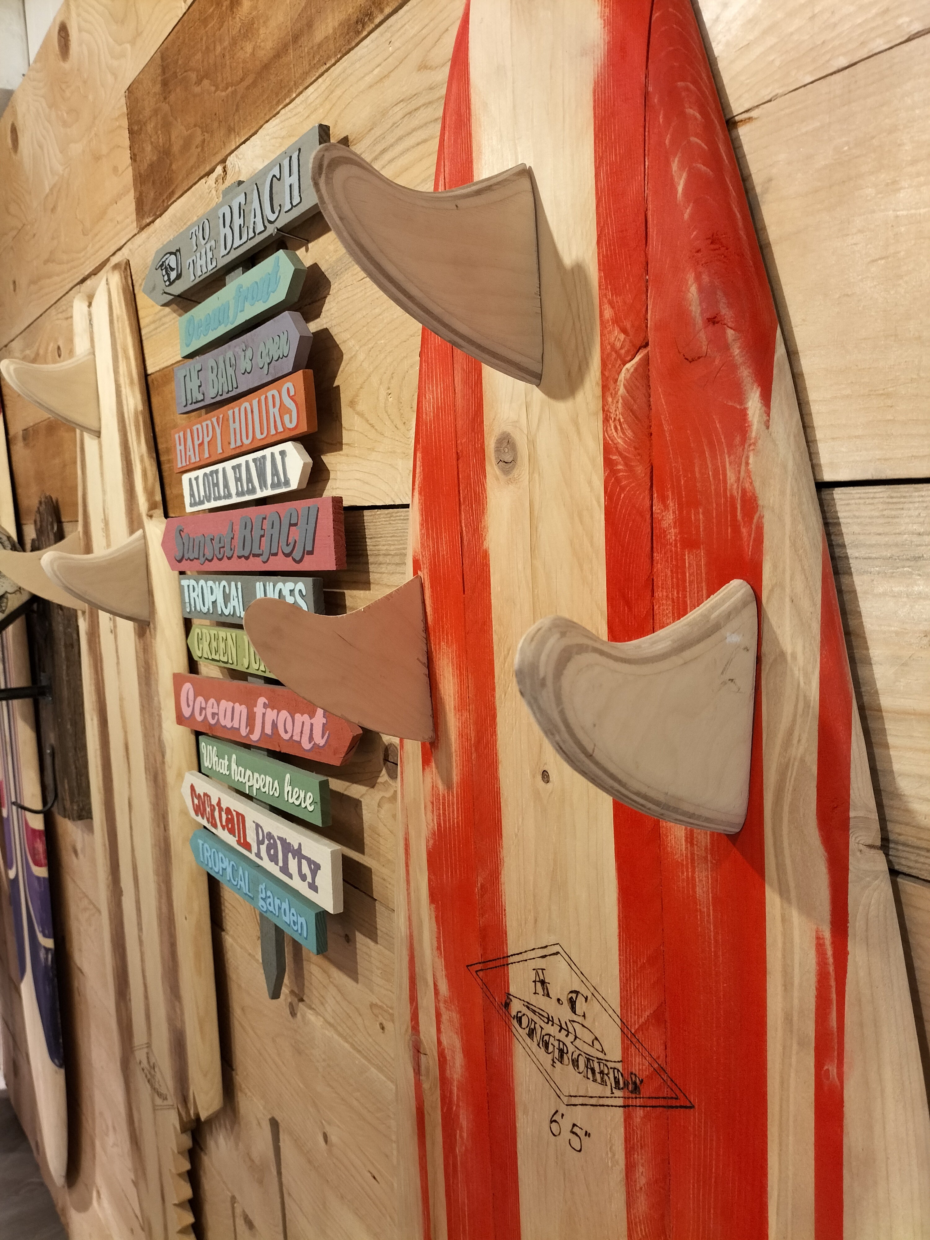 AC Longboards Red Bite appendiabiti surf legno 185 cm