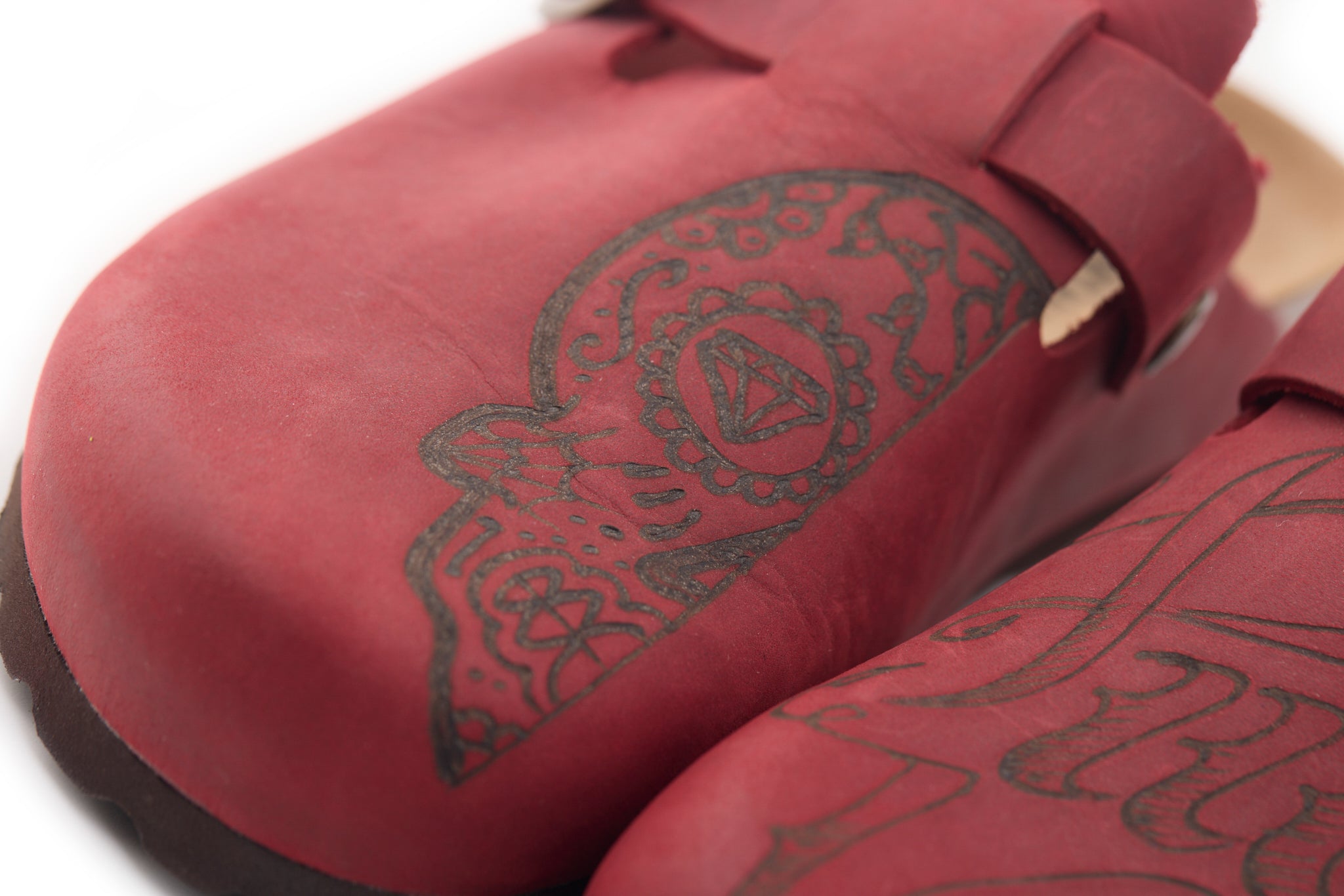 AC Longboards 1900 Garnet Pura Vida sabot pelle pirografato