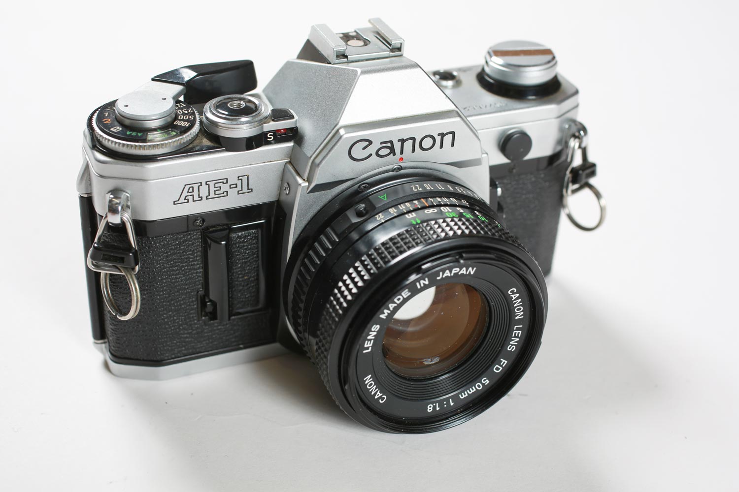 Canon AE-1 fotocamera analogica 35mm con 50mm f/1.8