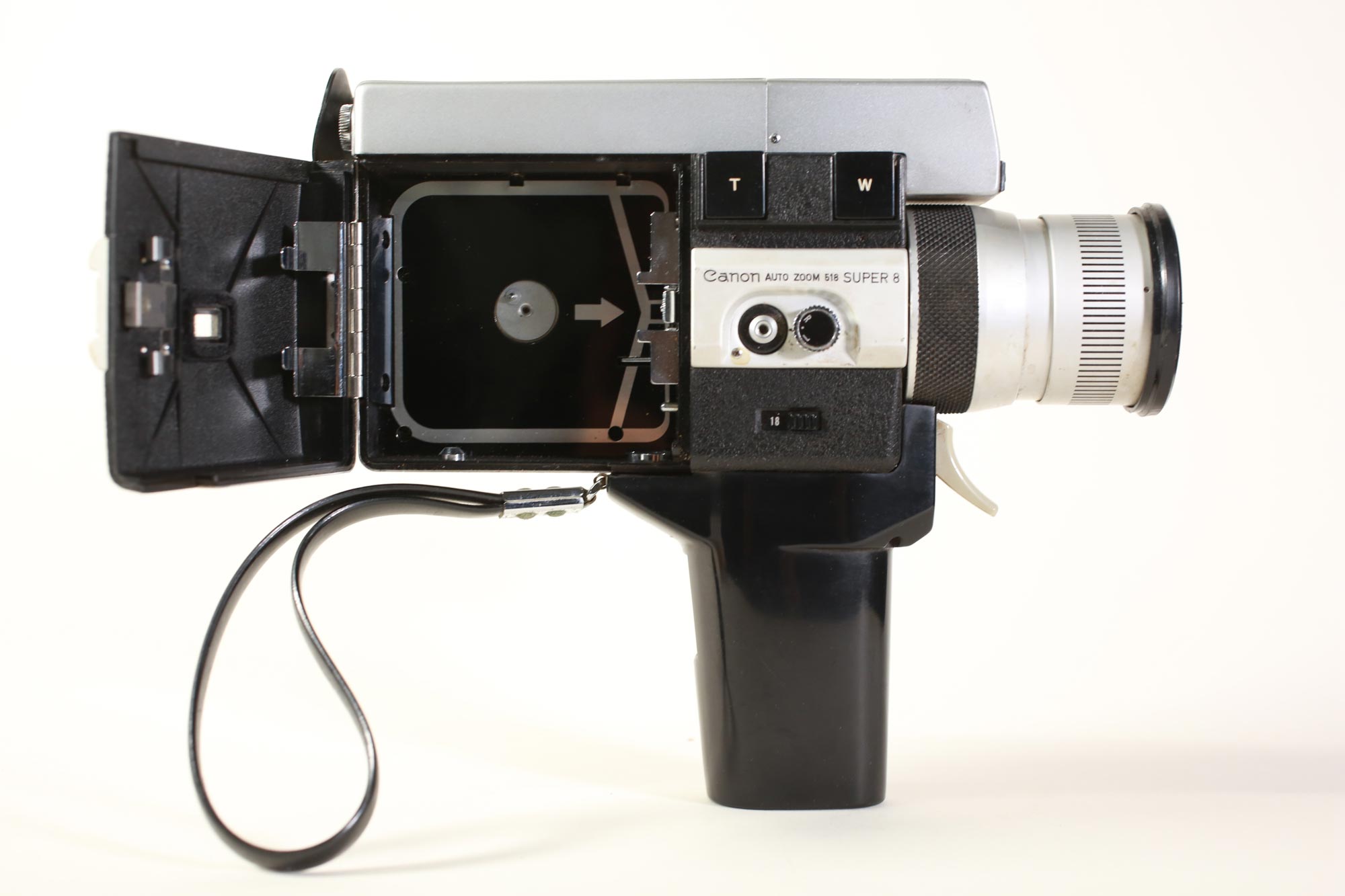 Canon 518 Auto Zoom cinepresa Super 8 con custodia