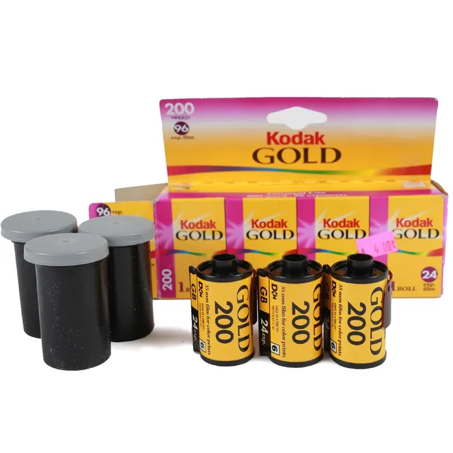 Kodak Gold 200 rullino 35mm 36 pose scaduto x3