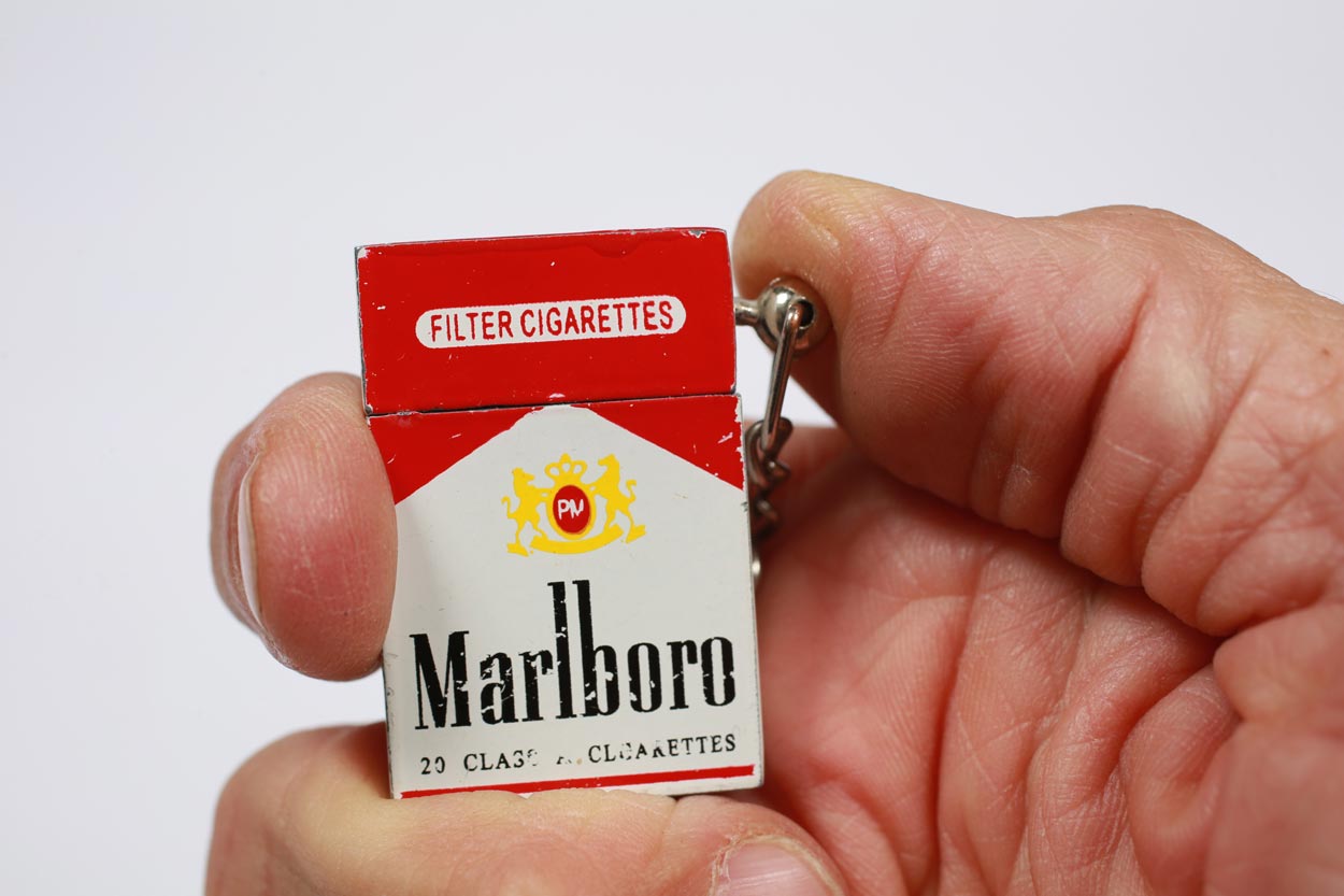 Marlboro accendino portachiavi a butano blu vintage