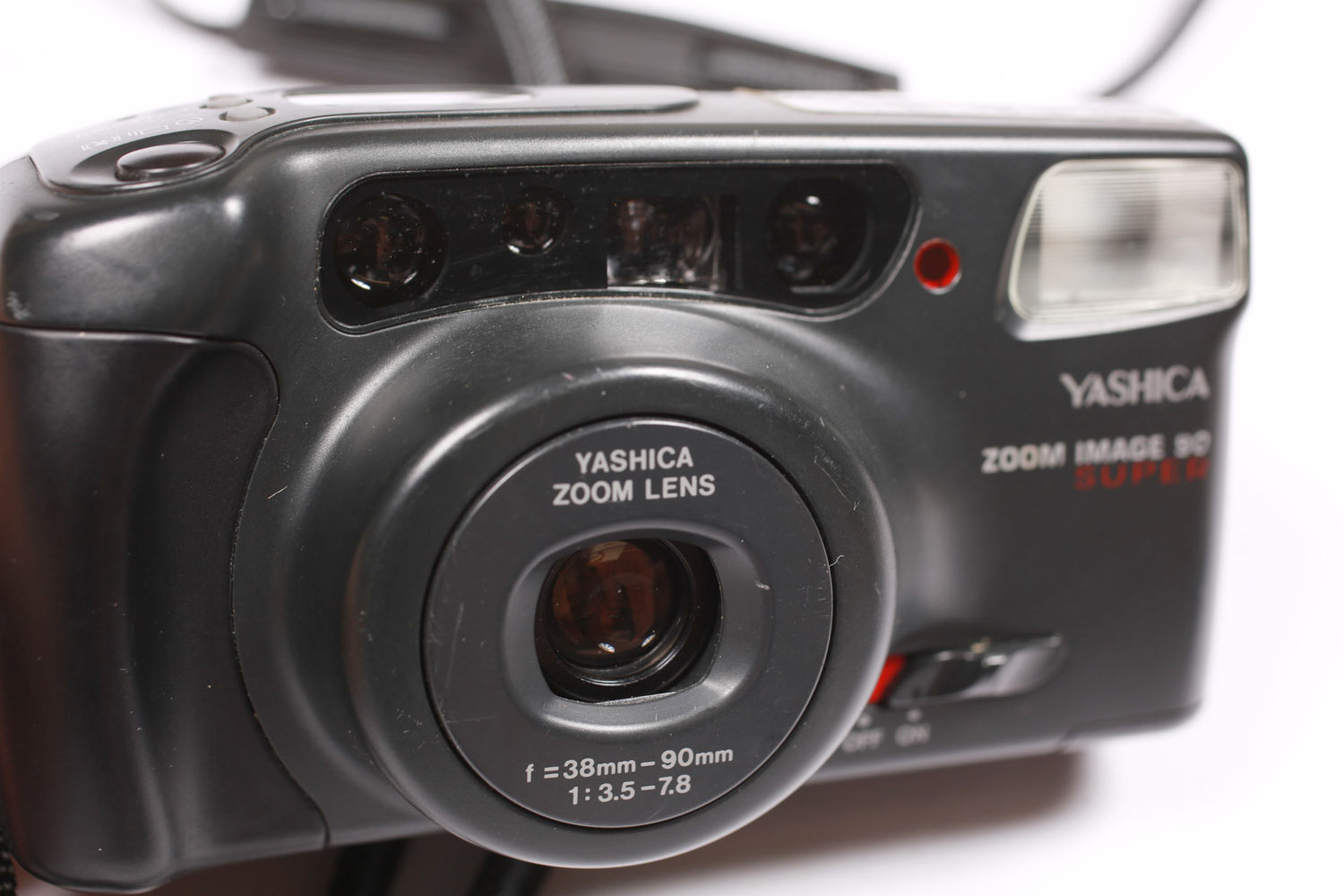 Yashica Zoom 90 macchina fotografica 35mm point and shoot