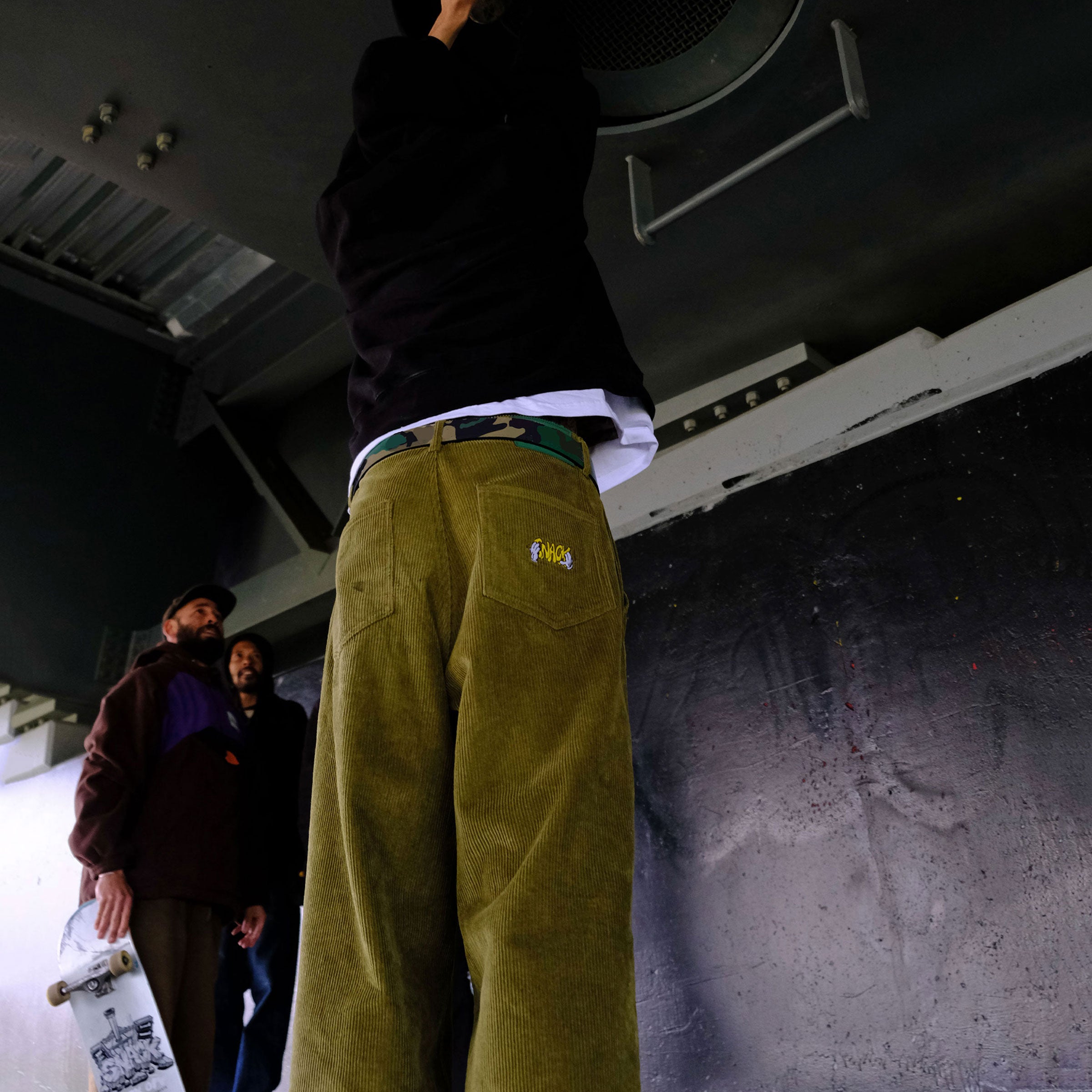 Snack Skateboarding Good Hands pantaloni velluto S baggy