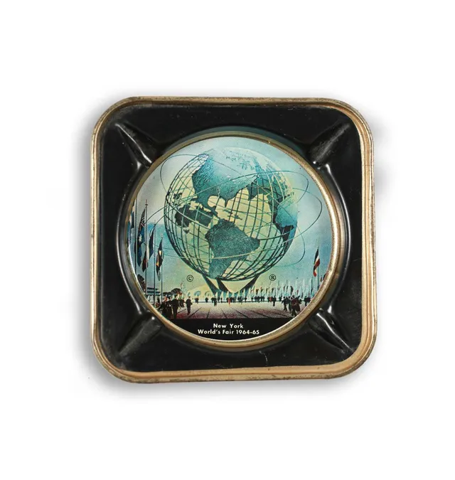 Theories of Atlantis Unisphere 1964 posacenere in latta