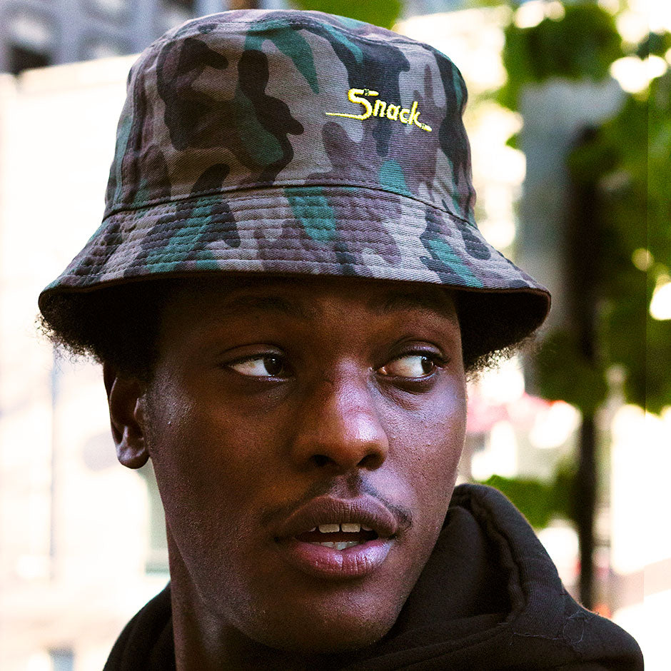 Snack Lick Shot bucket hat marrone camo reversibile