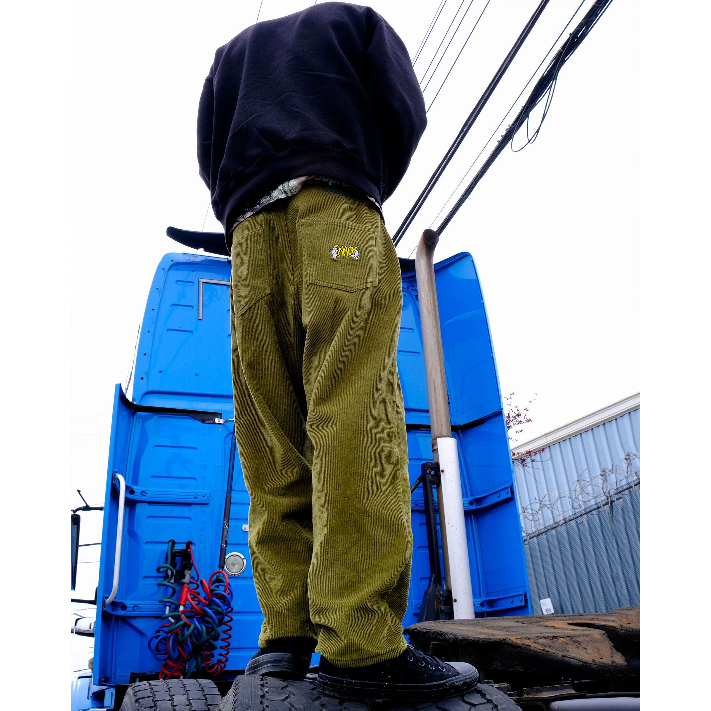 Snack Skateboarding Good Hands pantaloni velluto S baggy