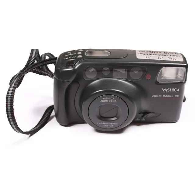 Yashica Zoom 90 macchina fotografica 35mm point and shoot