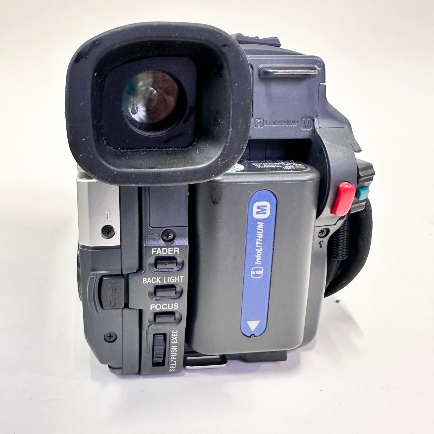 Sony Handycam Vision CCD-TRV308 videocamera Hi8
