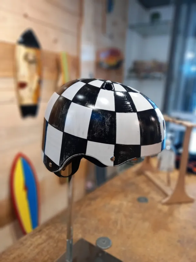 AC Longboards Race Flag casco skate taglia S