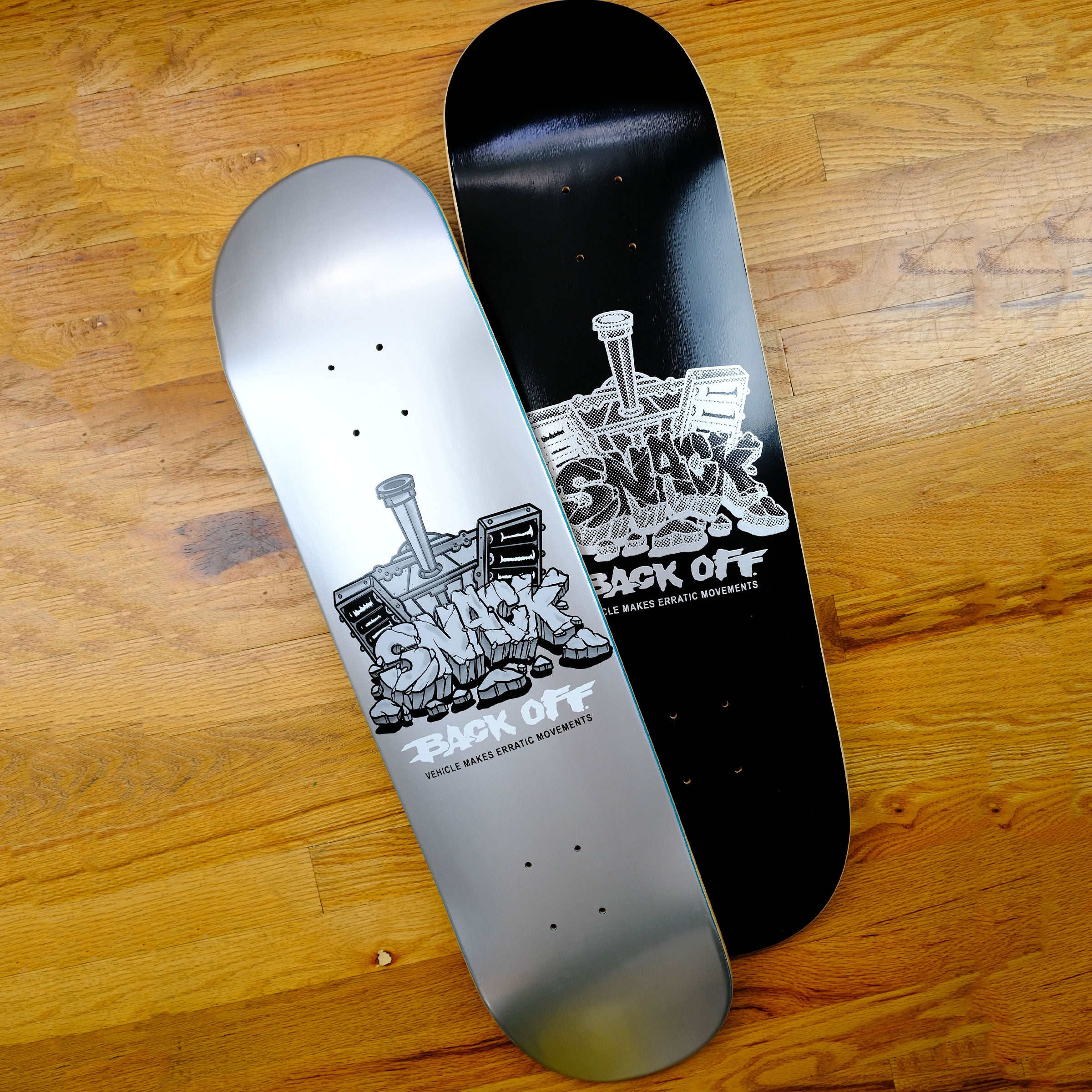 Snack Back Off tavola skate 8.25 argento